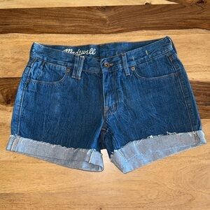 NWT Madewell Low Rise Cut Off Hemmed Medium Wash Shorts
